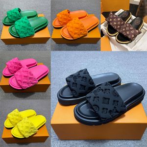 Sliders Designer Chinelos Mulheres Homens Piscina Travesseiro Slides Moda Clássica Impressões Em Relevo Flat Comfort Mules Sandálias de Verão Preto Fúcsia Cinza Praia Sapatos