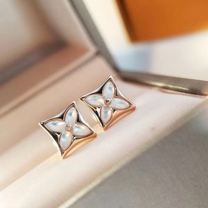Diamond Necklace louiselies Earrings Set Womens vittonlies Pendant Fashion Jewelry Shell Gold LVlies Chain Brand Gift with Box 6XMU