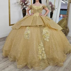 Gold Sweet Train Quinceanera Dresses 2024 Luxury Elegant Crystal Applique Lace Glitter Off the Shoulder Birthday Party Vestidos de Fiesta