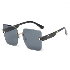 Solglasögon Rimlös skivad för män Kvinnor Fashion Vintage Car Driving UV400 Sun Glasses Classic Trend Ladies Male Eyewear Shades