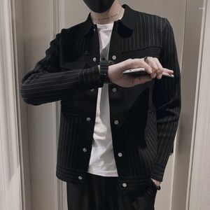 Herrtröjor 2024 Spring Sticke Cardigan Jacket för män Slim Fit Lapel randig stickad knackande affärsgata streetwear-kappa M-3XL