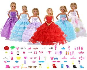 Beilinda Toys Abito per bambole Abiti da sposa 15 pezzi in un lotto con 50 pezzi di accessori stile e colore casuali5417466