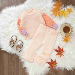 Kläduppsättningar Småbarn Baby Girls Knitkläder Set nyfödda Baby tröja kostym Kontrast Färg Långärmad toppar Flare Pants Set Casual 2st -outfit