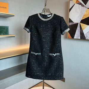 Vestido feminino marca de moda europeia preto em torno do pescoço manga curta glitter denim mini vestido