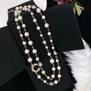 Новая мода Длинные жемчужные ожерелья для женщин Бисерное письмо-цепочка Ожерелье Роскошное дизайнерское ожерелье Подарочные ювелирные изделия