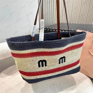 Celebrity Runway Model Straw Bag أحدث تصميم بسيط وعملي محفظة مصممة للنساء 2021 مصممة للشباب G2752