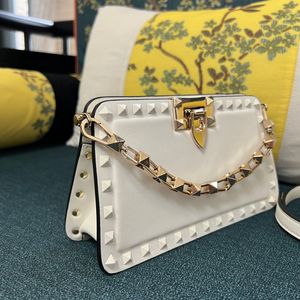 Designer Bags Cowhide Leather V Rivet Crossbody Handle Bag For Women High Quality Luxury Brand med Box