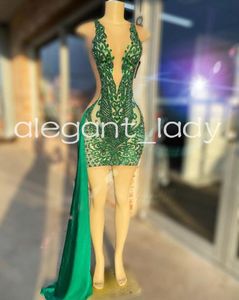 Emerald Green Sparkly Short Prom Homecoming Dresses Luxury Diamond Crystal Sheer Mesh Black Girl Födelsedag Gala Gown 2024 kväll