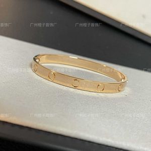 Designer C-Arter Armband Edition CNC Precision V Gold Card Home Thread Wide Diamondless Love Simple and Advanced Par Eternal Oz7f