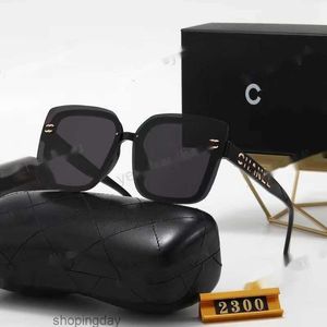 24ss CC Gafas de sol Diseñador de moda Ch Gafas de sol Moda Top Conducción Protección UV al aire libre Oval Marco grande Pierna de moda para hombres Mujeres Gafas de sol con caja