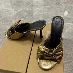 Buty sukienki Traf damski łuk na wysokim obcasie sandały 2024 Letnie szkiełki obcasowe kwadratowe palce sandały żeńskie złote obcasy buty pięty plażowe buty