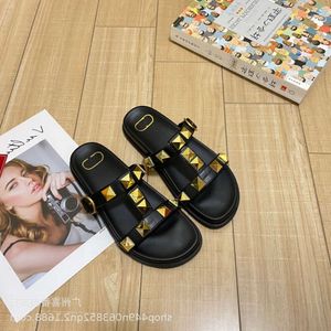 V-family Series Large Rivet Flat Bottomed Early Spring Color Matching Sandal Thick Sole, Standard