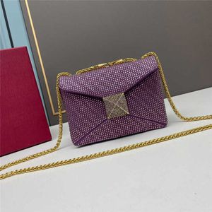 Borse da sera alla moda Borsa da donna con catena di cristallo intarsiata con diamanti con grande patta con rivetti Borsa a tracolla monospalla in pelle sotto le ascelle versatile