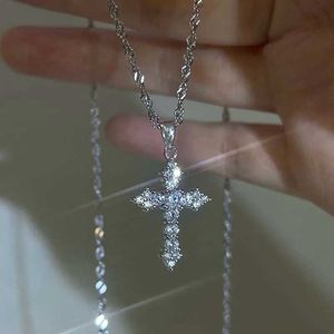 Pendant Necklaces Sparkling crystal zircon cross pendant necklace suitable for women punk silver thin chain necklace party jewelry birthday gift S2452206