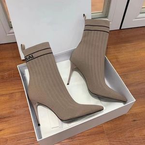 2024 Sock Boots Stiletto Ankle Booties ShoesKnited Fabric Letter Mid-Calf Pull On Elastic Point-Toe Stiletto Luxury Designer Mugler105mm Fashion Boot With Box