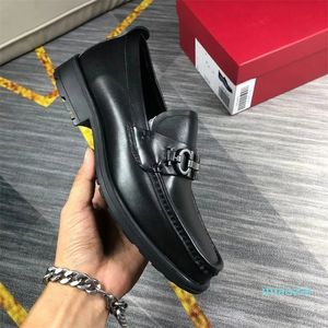2024 Men Dress Shoes Fashion Groom Wedding Shoes Formal Genuine Leather Oxfords Men Brand Business Casual Loafers Size 38-45