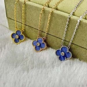 Love Clover Designer Charm Pendant Necklaces for Women Light Purple Stone Diamond Goth Sailormoon Sister Whale Moissanite Chain Choker Necklace Jewelry141