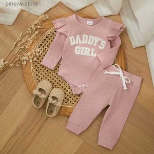 Kläderuppsättningar söta nya babyflickor Jumpsuits Kläder Set Plush Fashion Letter Brodery Ribbed långa ärmar Romper Pants 2 Piece Kids Outfits