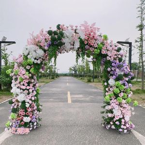 Dekorative Blumen, luxuriöser Hintergrund für Hochzeiten im Freien, Glück, Tür, Blumenarrangement und Standaktivität, Bühne, Party-Requisiten, Schaufenster