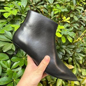 Boots 2024 Winter Thin Heel Pointed Ankle Black White Sexy High Women's Shoes Short