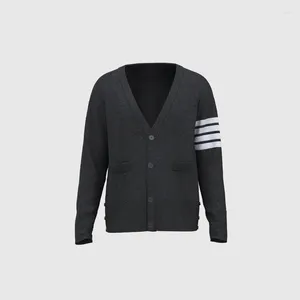 TB Sweatshirt Herrtröjor Stickad kappa Original 4-bar Stripe Design Wool Cardigan Famous Unisex High Quality High-End Male Sweater 21