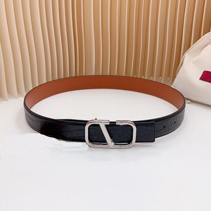 Modeföretag Luxury Belt Designer Men's Women's Smooth Buckle Bredd 3,4 cm med Box Women Men Classic Casual Reversible Belt Size 90cm-125cm