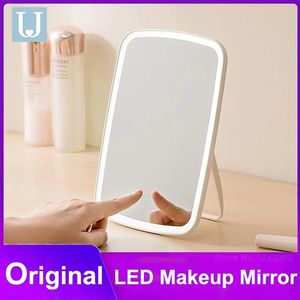 Speglar Judy LED Makeup Mirror Intelligent Portable Desktop LED Light Portable Folding Light Mirror Dormitory Desktop LED Mirror