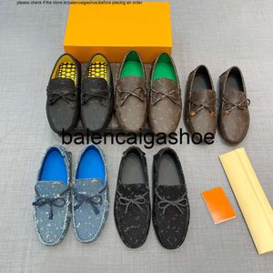 LVITY LV8 Klänningskor L och V Män som kör loafers 100 Real Leather Suede Checkers Flats Sneaker Designer Shoes Luxury Buckle Moccasin Storlek 3846 Mens Round Toe Bow Sanda