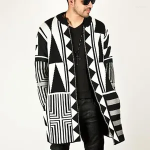 Maglioni da uomo Autunno Inverno Maglione Hip Hop Street Tide Cappotto da uomo cardigan personalizzato abbinato in colore grigio bianco e nero