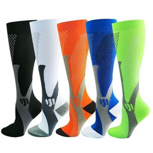 Spor çorapları Sıkıştırma Çoraplar Erkek Kadınlar Bisiklete binen Futbol Yürüyüşü Elastik Spor Çorapları Yorgunluk Anti Yorgunluk Kabul Diz-Yüksek Çoraplar YQ240126
