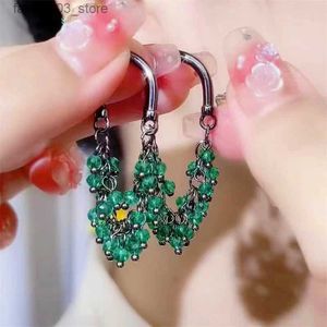 Stud New Green Red Crystal Beaded Pendant Tassel Earrings for Women Exquisite Light Luxury Unique Design Personalized Girls Jewelry Q240125