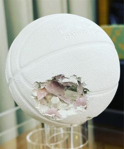 Popularna sprzedająca się 24 cm 6kg Daniel Arsham Basketball of Exhibition Limits eroded Basketball i The Corrosion of Living Room Tabletop Arts