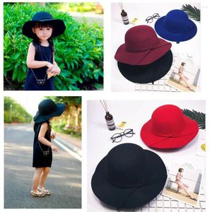 Şapkalar 2024 Anne ve Bebek Yaz Aksesuarları Tatlı Kız Çocuklar Bow Hat Bowler Beach Sun Toddler Pography Props