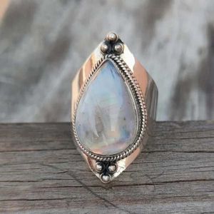 Bant Yüzükleri Vintage Tibet Moonstone Kadınlar İçin Büyük Şifa Kristal Yüzükler Boho Antik Hint Moonstone Ring Güzel Takı Kızlar Hediyeler 240125