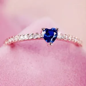 Pierścionki ślubne 2024 Projekt Rose Gold Color Heart w kształcie niebieskiego mody Pierścień obietnicy dla kobiet kochanka dziewczyna walentynkowa biżuteria prezentowa