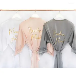 Festfavorit anpassade personliga satinrockar -Bridesmaid Robes- bröllop- Bridal spetsrockmor till brudrocken brudtärna gåva