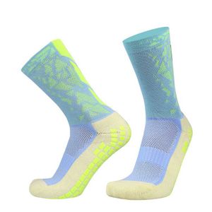 Spor çorapları 1 çift yeni erkek kadın kamuflaj ok futbol çorapları rahat nefes alabilen kayma karşıtı silikon futbol koşu bisiklet çorapları yq240126