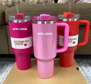 DHL CO -märke Vinterrosa Parade Traget Red 40oz H2.0 Rostfritt stål Tumblers Cups med silikonhandtag Lock och halmresorbilmuggar Vattenflaskor 0126