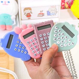 Calcolatrici 1PC Mini calcolatrice portatile Kawaii formato tascabile 8 cifre Display Cartoon Mini pulsante ultrasottile Calcolatrice carina Materiale scolastico