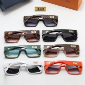 Designer-Sonnenbrillen im Großhandel. Der niedrigste Preis im gesamten Netzwerk. Ab 4 Stück zum Verkauf. Hochwertige Brillen für Damen und Herren, Brillen für Damen, UV400-Linse, Unisex