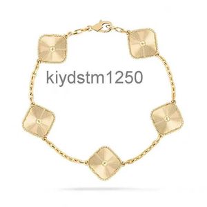 Designer Bracelets Van Clover Bracelet Four Leaf 18k Gold Love Bangle Pendant Sparkling Crystal Diamond for Women Girl Wedding Mother' Day Jewelry with Box MXOX