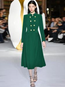 Płaszcz Designer Ladies Spring Wysokiej jakości moda impreza zielona szczupła fit plisted Casual Vintage Office Pretty Long Tleeve Oncoat