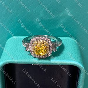 Luksusowy żółty pierścionek z pierścionkiem z pierścionkiem dla kobiet Pierścień Wysokiej jakości Pierścień zaręczynowy Wykwintna biżuteria ślubna Walentynkowa
