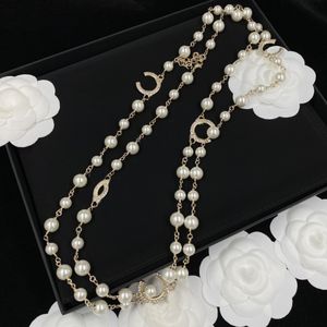Design långa pärlhalsband för kvinna pärlstav halsband brev kedja halsband lyxhalsband bröllop gåva smycken leverans