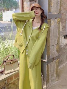 İş elbiseleri 2 adet etek seti kadınlar 2024 bahar sonbahar kapüşonlu yeşil kazak gündelik setler Kore moda elbisesi kadın giyim
