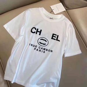 Gelişmiş Versiyon Kadın Tişört İki C Harf Grafik Baskı Nakış Tees Tasarımcı Üst Moda Fransa Modaya Giyim Pamuk Yuvarlak Boyun S 5XL Kısa Kollu Tshirt