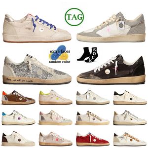 Partihandel Kvinnor Mens Luxury Vintage Ball Star Designer Casual Shoes Handmade Suede Leather Gold Glitter Trainers Loafers Italy Brand Sneakers Silver Upper