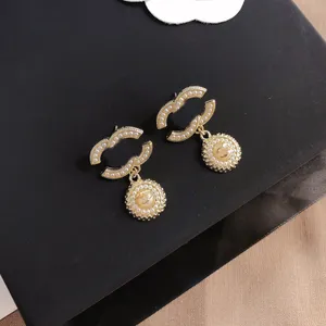 Retro Classic Designer Earring Round Stud örhängen Brev Smycken Kvinnor för kvinnor Högkvalitativ bröllop Christm Gifts 8 Stil