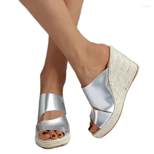 Sandalet Lihuamao İlkbahar Yaz 2024 Gümüş Elegance Peep Toe Kama Bohemia Kadınlar Espadrilles Topuk Pompalar Konfor Csaual Ayakkabıları