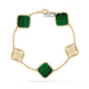 Bracelets Style Luxury 18 Clover Bracelet Designer Jewelry for Women Cleef Love Charm Bracelets Gifts Christmas Present I472